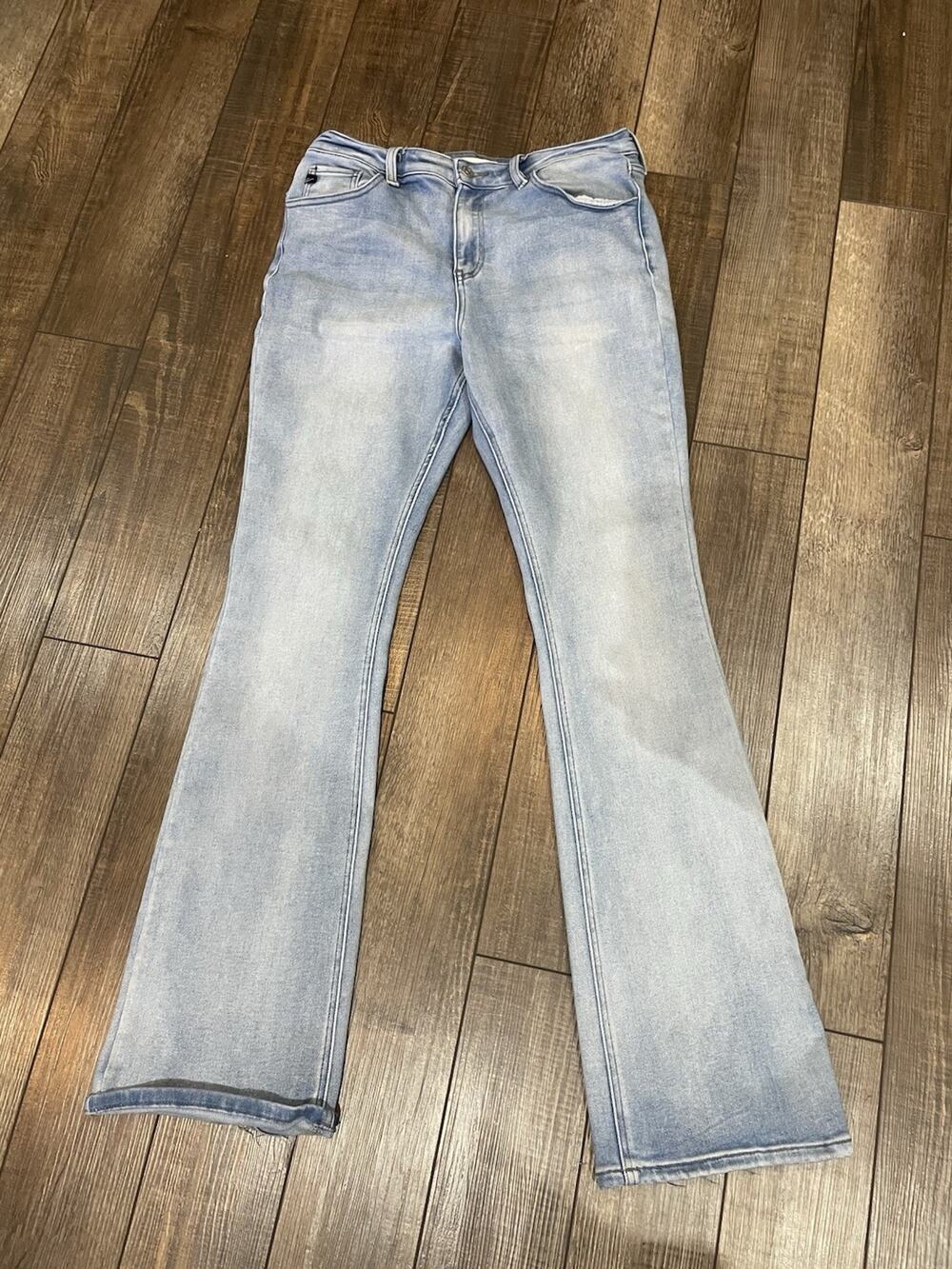 KanCan Jeans Womens 13/30 Blue Light Wash Boot Cut Stretch Denim Measure 31x32